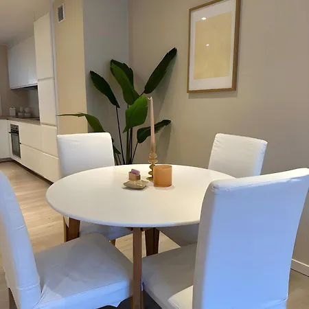 Cute In High Rise شقة برغن