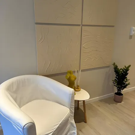 Apartament Cute In High Rise