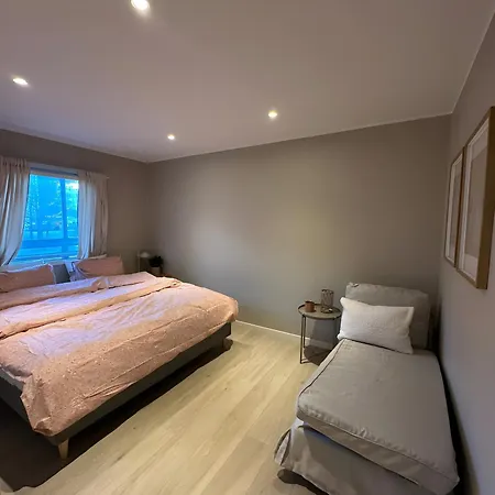 Lägenhet Cute In High Rise *