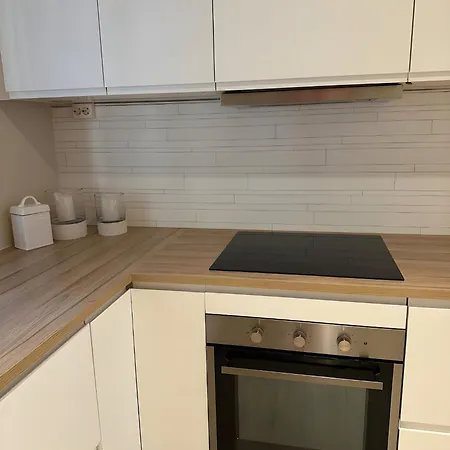 Apartament Cute In High Rise