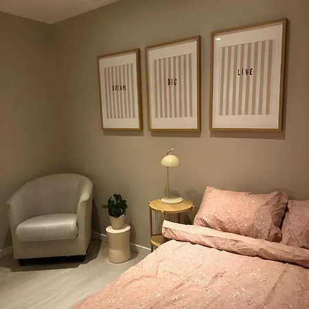 Cute In High Rise شقة برغن