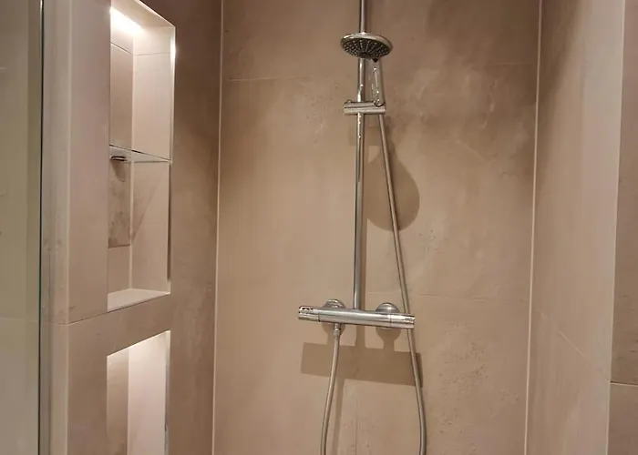 Cute In High Rise Апартаменты